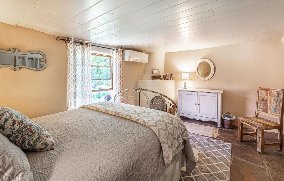 Canada de los Alamos Pet Friendly Pinon Heaven Bed & Breakfast エクステリア 写真